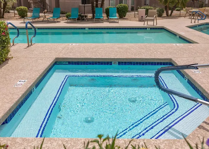 Modern 2br Retreat With Pool Gym & Balcony *