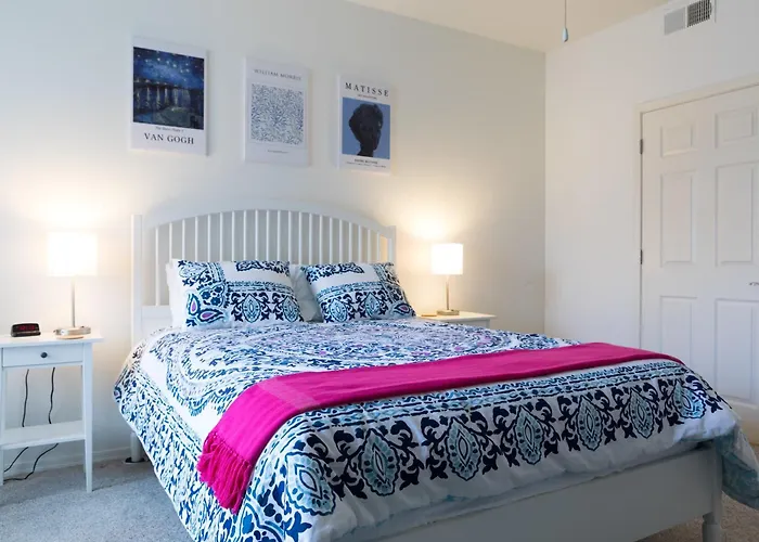 Holiday home Modern 2br Retreat With Pool Gym & Balcony